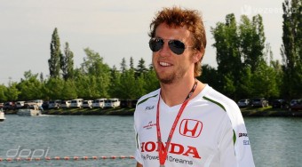 Button nagyot álmodik