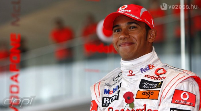 Hamilton kap egy Bambit 6 | Vezess Őzikés díjat kap