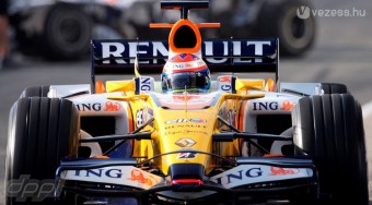 A Renault új Hamiltont nevelne