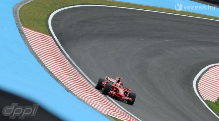 Ezúttal Raikkönennek sincs gondja az autóval