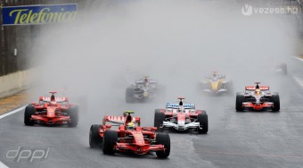 Hamilton és Massa rekordokat döntött