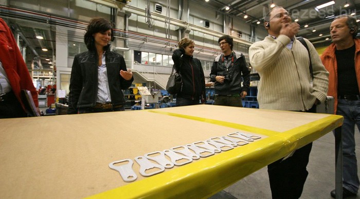 Kontárok az Audi-gyárban 8 | Vezess Sorozatgyártásban a könnyűfém sörnyitó