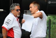 Vijay Mallya Martin Whitmarhssal, a McLaren igazgatójával