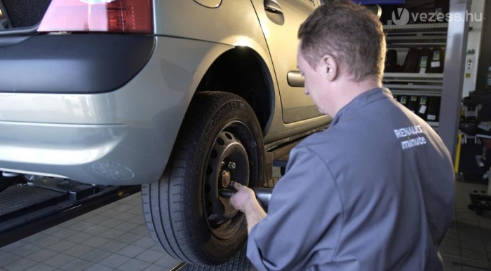 Jobb felnin tartani a két garnitúrát, mint átszerelni