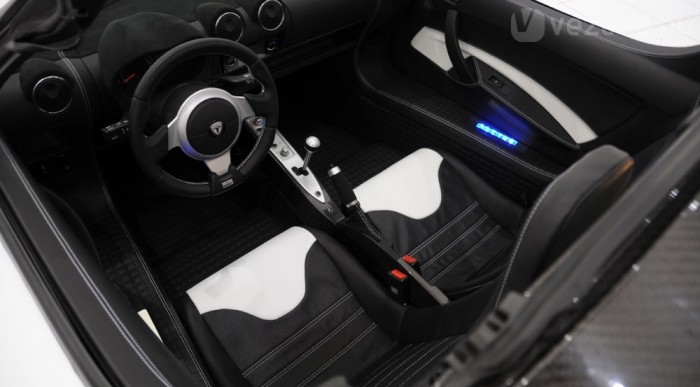 Itt az első tuningolt villanyautó 6