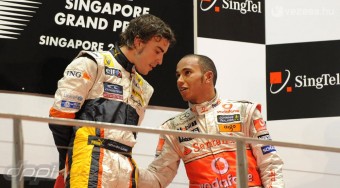 Alonso otthon nyomta le Hamiltont