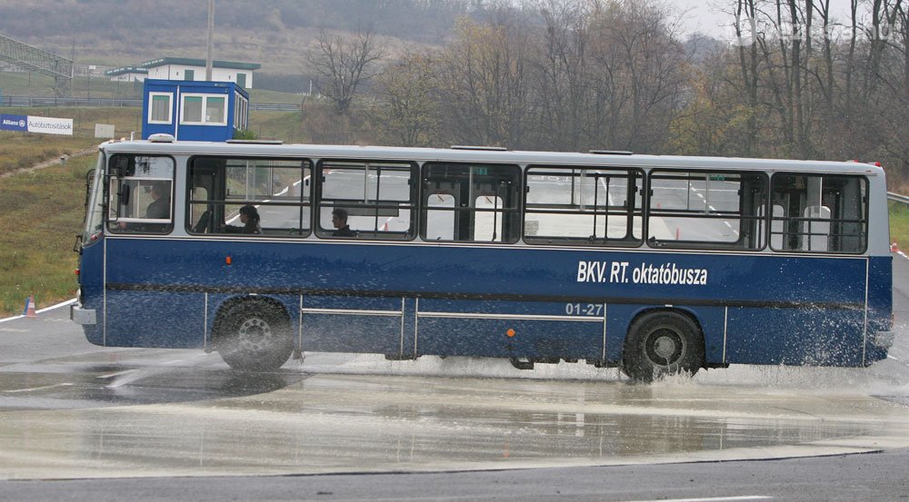 BKV buszok a versenypályán 8