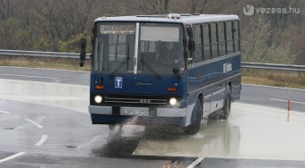 BKV buszok a versenypályán