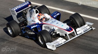 F1: Roncsderbi lesz a szezonnyitó?