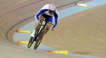 Hamilton csak a gyengébbel versenyez