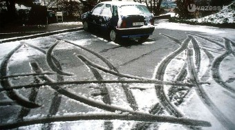 Vigyázat, az éjjel fagyott! - Videóval