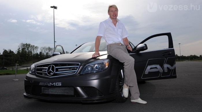 F1: Häkkinen még mindig jól vezet – videó