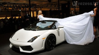 Beleerősít a Lamborghini Spyder