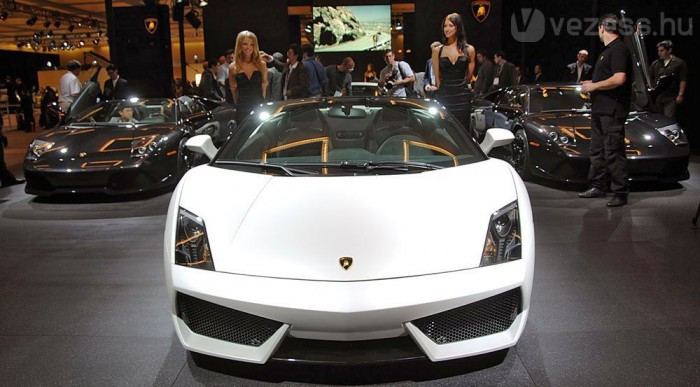 Beleerősít a Lamborghini Spyder 6