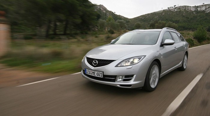 Lesz hozzá automatikus váltó is