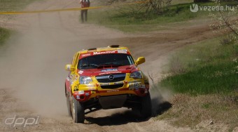 Szalay nőt is visz a Dakarra