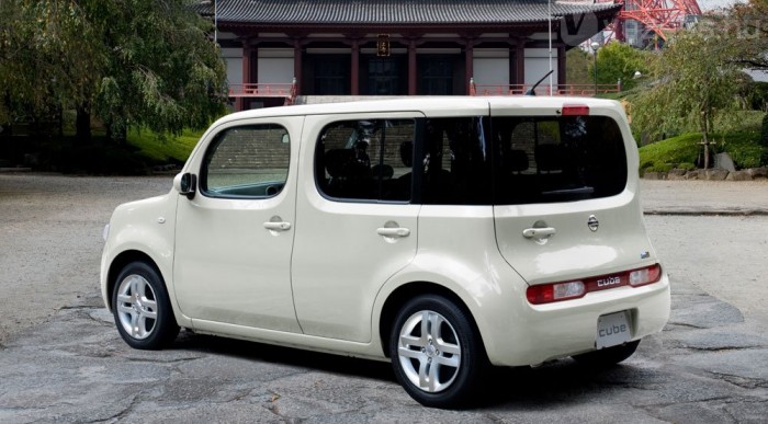 Nissan Kocka Európának 7