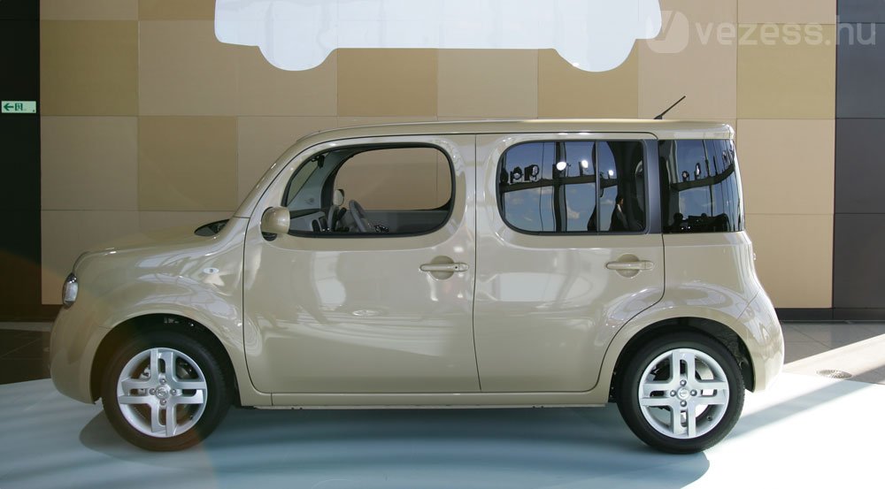 Nissan Kocka Európának 9