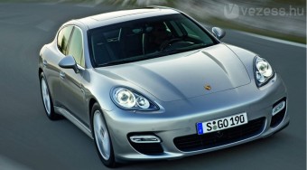 Négyajtós sportkocsi a Porschétól - videó