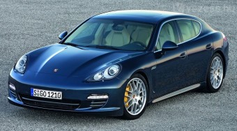 Négyajtós szedán a Porschétól