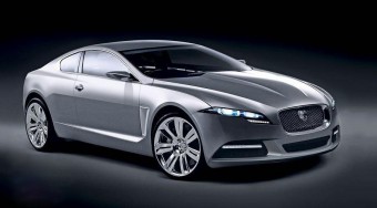 Csodaszép Jaguar kupé készül