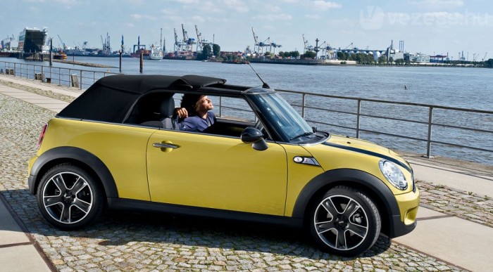 Új Cabrio a MINI-ből – videó 8 | Vezess Napfénytetőként is nyitható