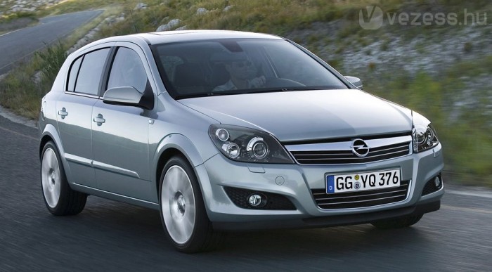 Bajban az Opel