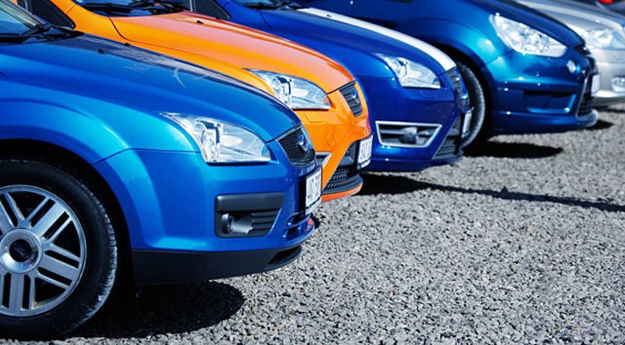 17424_157343_1000x700.jpg | Vezess | Vezess Egy rikító autót nehéz eladni használtan, a színkizárás oka az értékőrzés