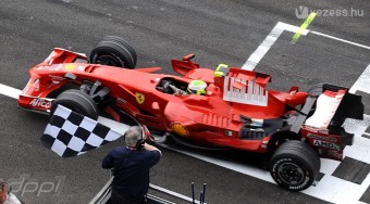 Massa félti a fizetését