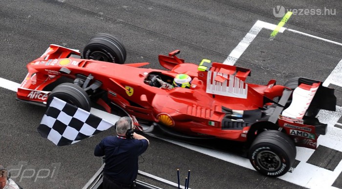 Kulcsember, ne rajta spóroljanak!