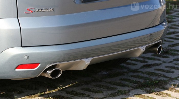 Diffúzor és dupla kipufogó