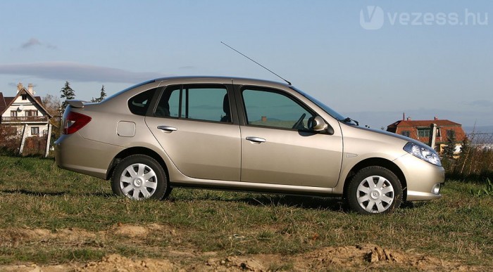 Igazi négyajtós forma