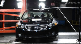 Karambolhoz: Honda Accord