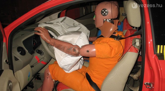 Jobb az anyósülésben