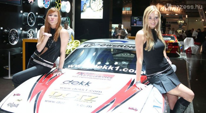 Dögös nők a tuning kiállításról 10