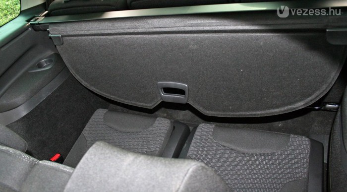 A kalaptartót kivéve sem lesz sokkal több hely