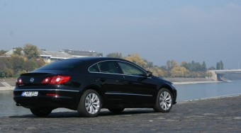 Fehérpárti világ, feketepárti Európa