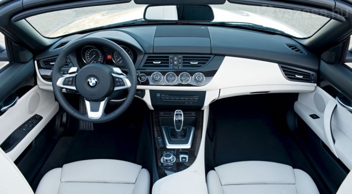 Újgenerációs iDrive-rendszerrel 