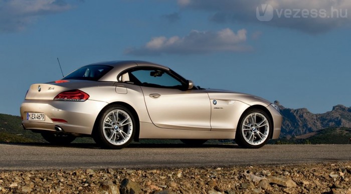 Fémtetővel az új Z4