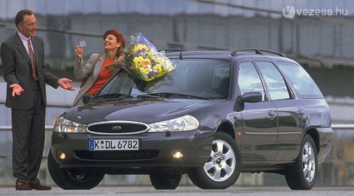 Csak kombi, csak benzines: 15 éve ez volt a középkategóriás 4x4-modellek alapvetése 