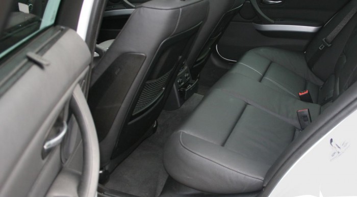 BMW 330d xD: Az Erő sötét oldala 7 | Vezess Nem szűk, de nem is tágas