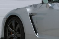 Nissan GT-R: Porschét reggelizik 88