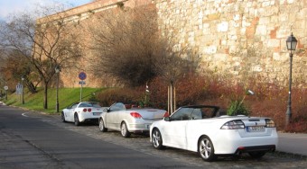 Kabrióval érkezik a karácsonyfa