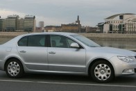 Superb, Mondeo, Mazda6: térteszt 28