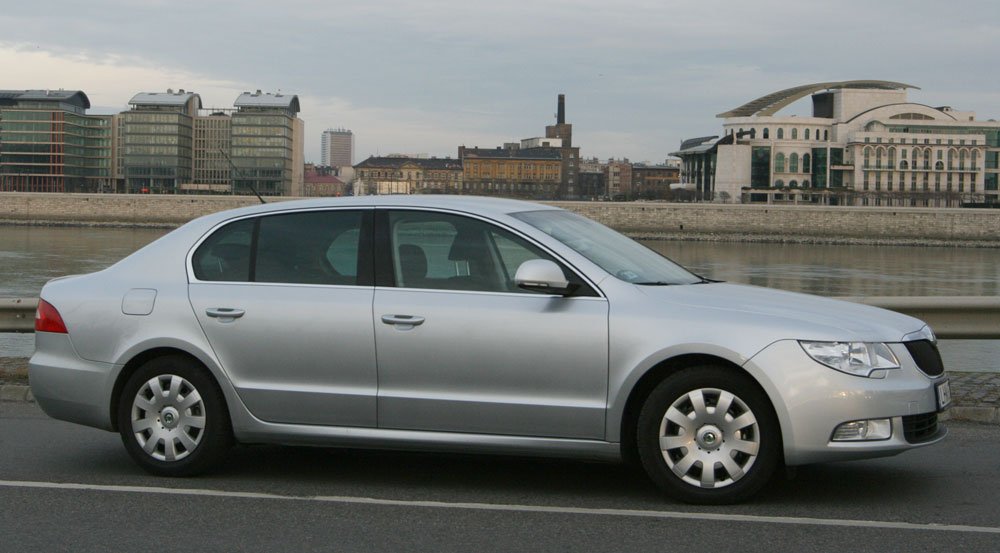 Superb, Mondeo, Mazda6: térteszt 12