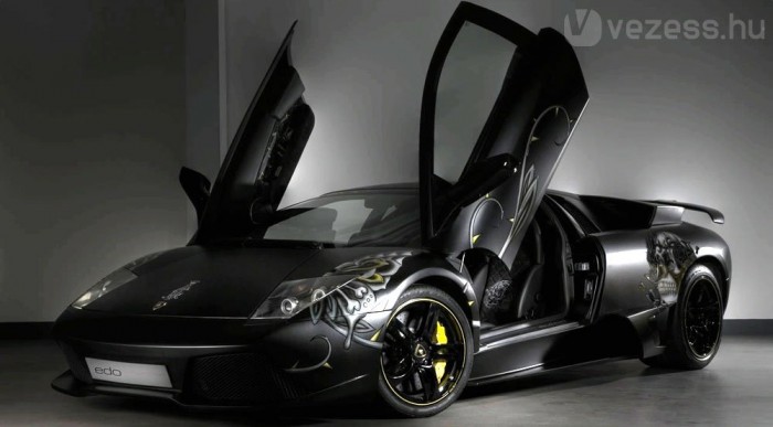 A V12-es motor itt már 710 lóerős