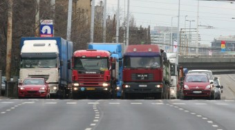 Szigorítaná a kamionstopot az SZDSZ is