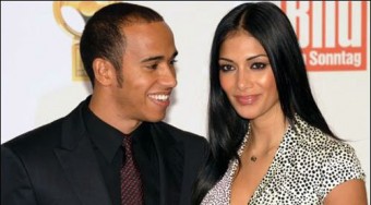 Hamilton bírja a celebséget