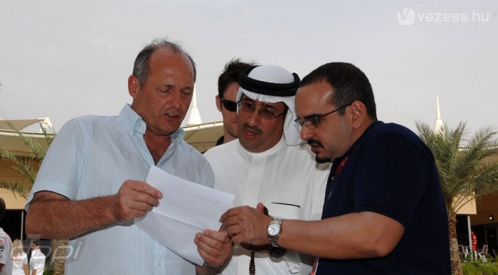 Rasszista a McLaren-főnök? 6 | Vezess A melegek mellett az arabokat sem szereti?