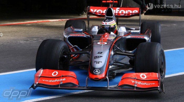 F1: Bonyolódnak a bokszkiállások 6 | Vezess Az állítható szárnyak nehezítik majd a munkát